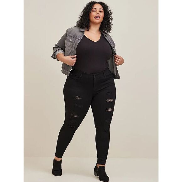Torrid Plus Size Bombshell Skinny Jean Premium Black Stretch Women's Size 16R - Picture 1 of 7